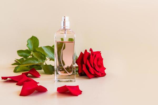 تفاوت عطر و خوشبو کننده محیط چیست؟
